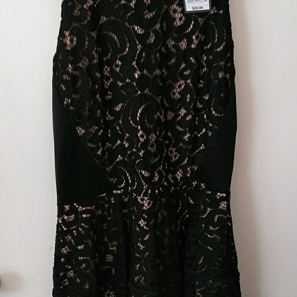 Dress - Picture 3 of 4