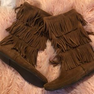 Minnetonka fringe boots