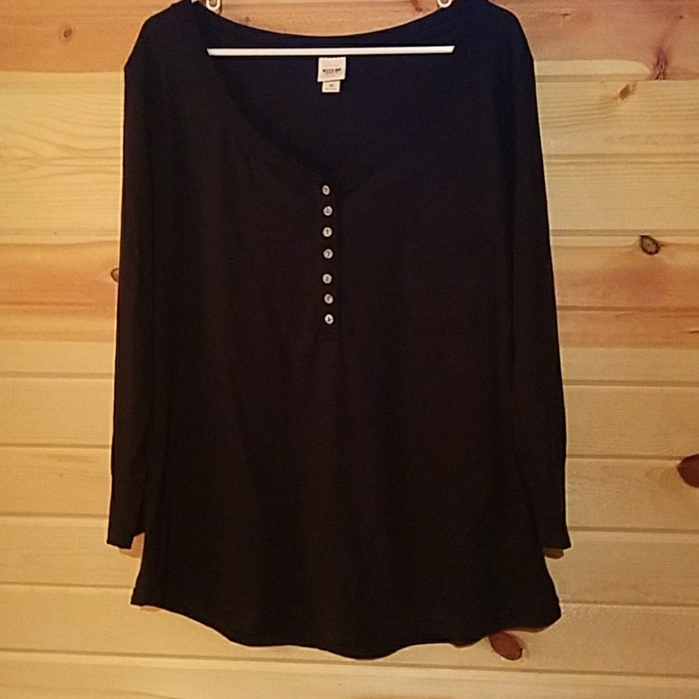Long sleeve black cotton top
