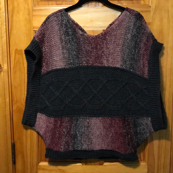 Bat wing sweater - Picture 6 of 7