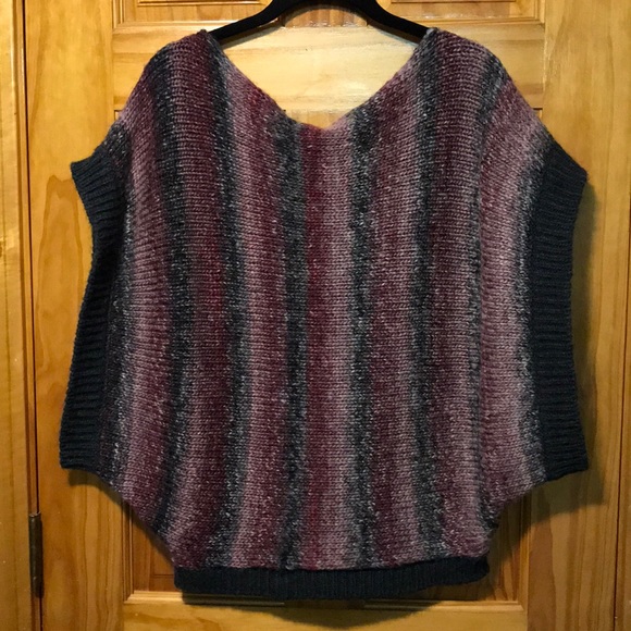 Bat wing sweater - Picture 7 of 7