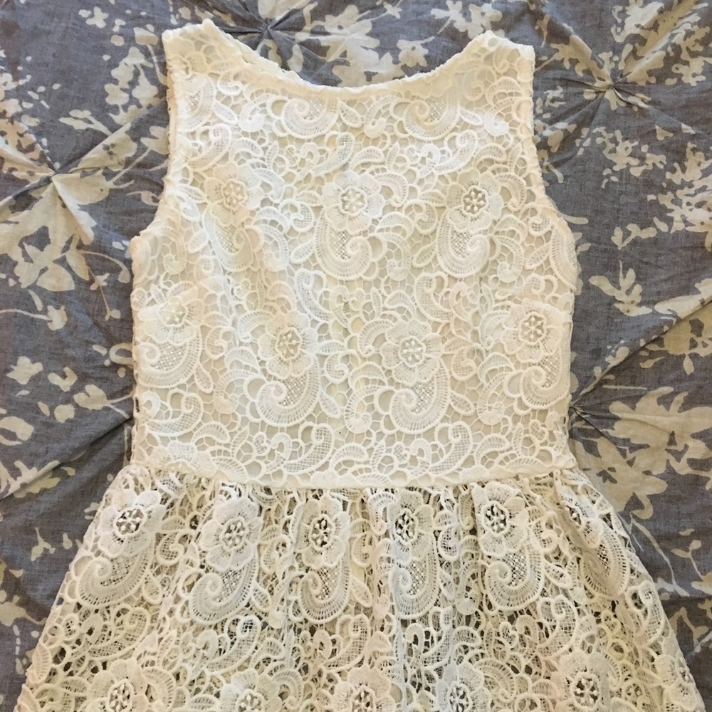 LACE PEPLUM TOP
