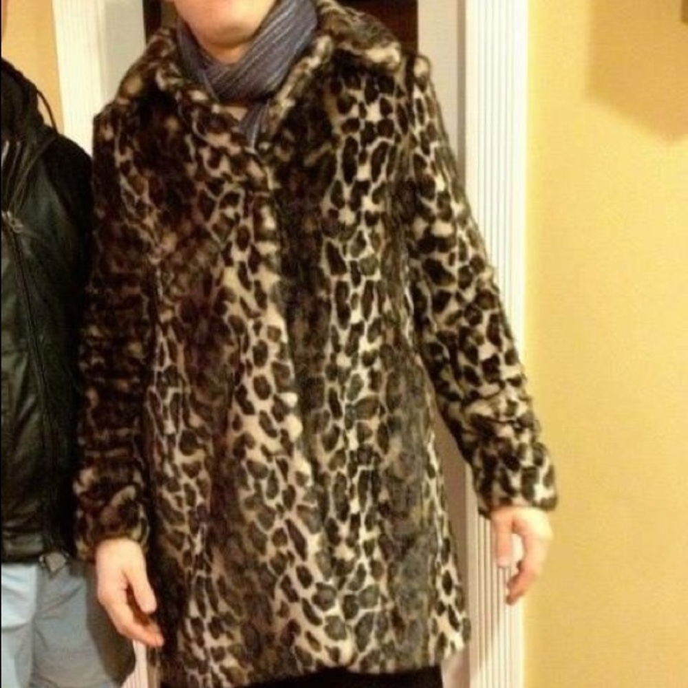 ISO BCBGENERATION CHEETAH FAUX FUR COAT JACKET