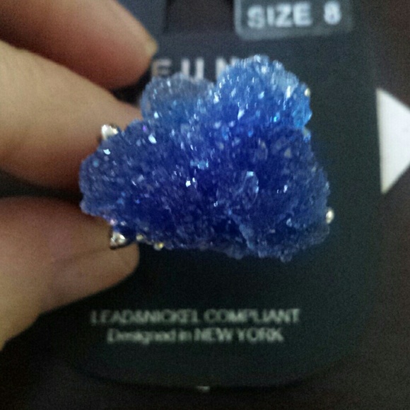 New Fashion Ring - Picture 2 of 5