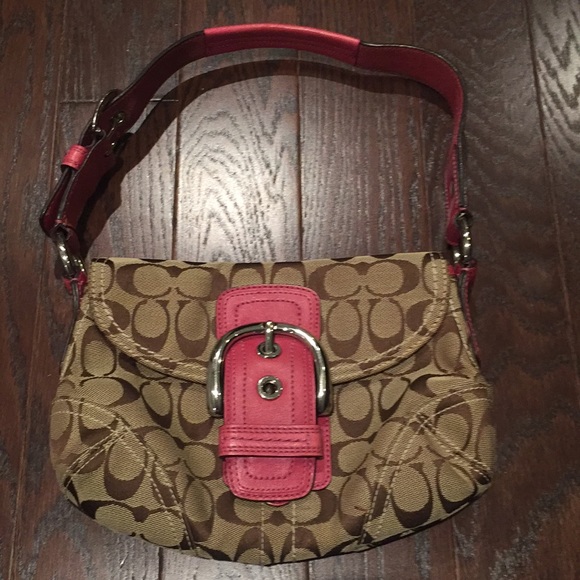 Coach Handbags - Coach purse-hardly used!