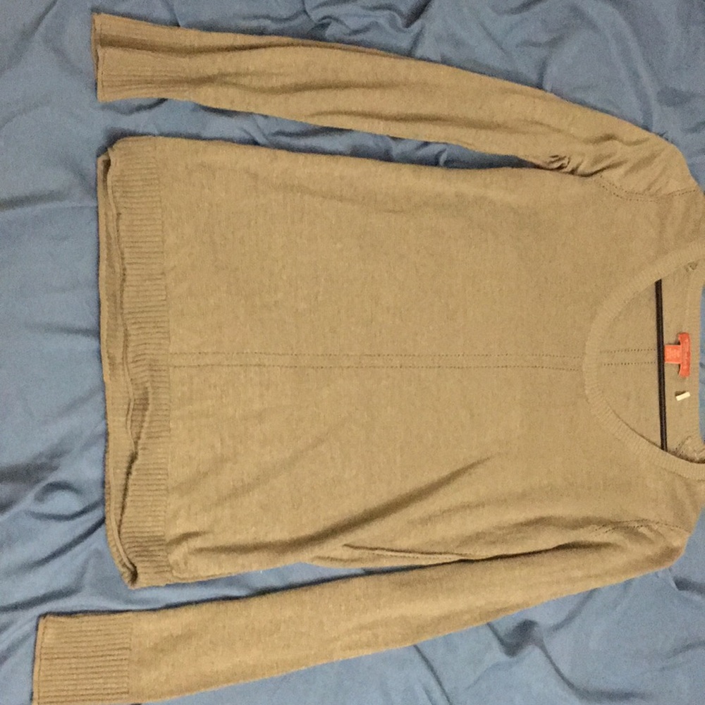 Long sleeve shirt.