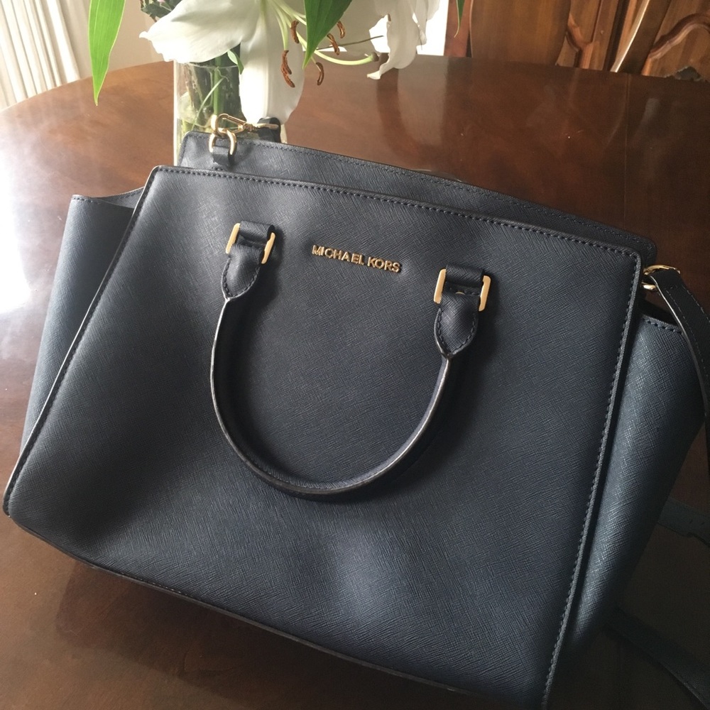 Michael Kors Navy Selma Satchel/Crossbody Purse - Picture 3 of 10