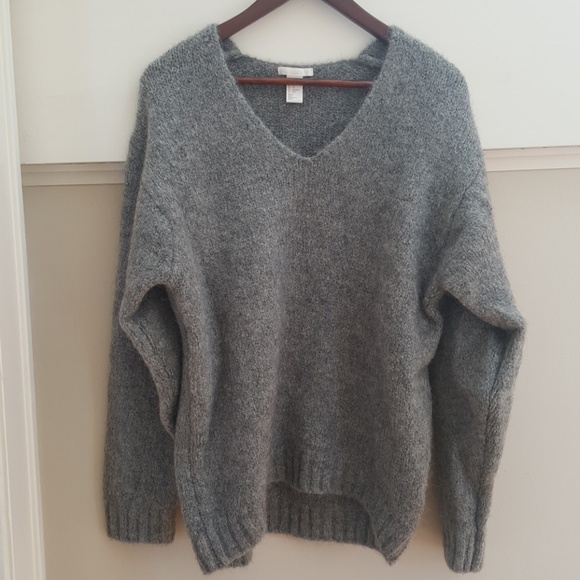 H&M Sweaters - H&M Thick V Neck Sweater