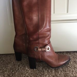 Alex Marie brown boots with stacked heel!