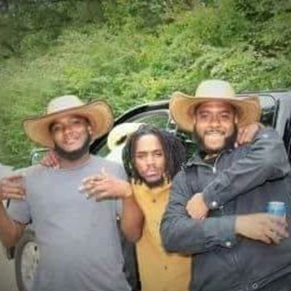 Meet your Posher, Carlton - Picture 1 of 1