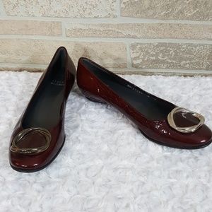 Stuart Weitzman Burgundy loafer size 6M