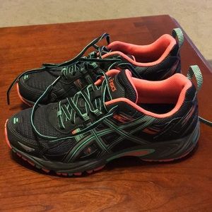 ASICS size 8 tennis shoes