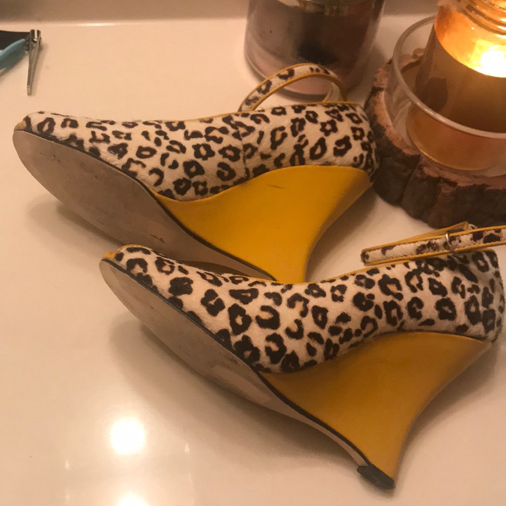 Shoes - Picture 2 of 8
