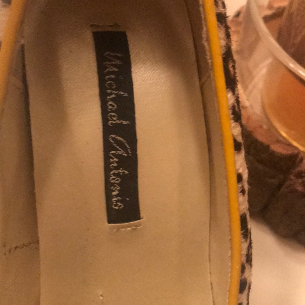 Shoes - Picture 5 of 8