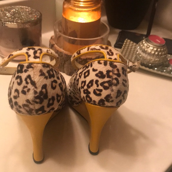 Shoes - Picture 3 of 8