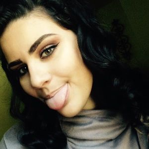 Meet your Posher, Ashton