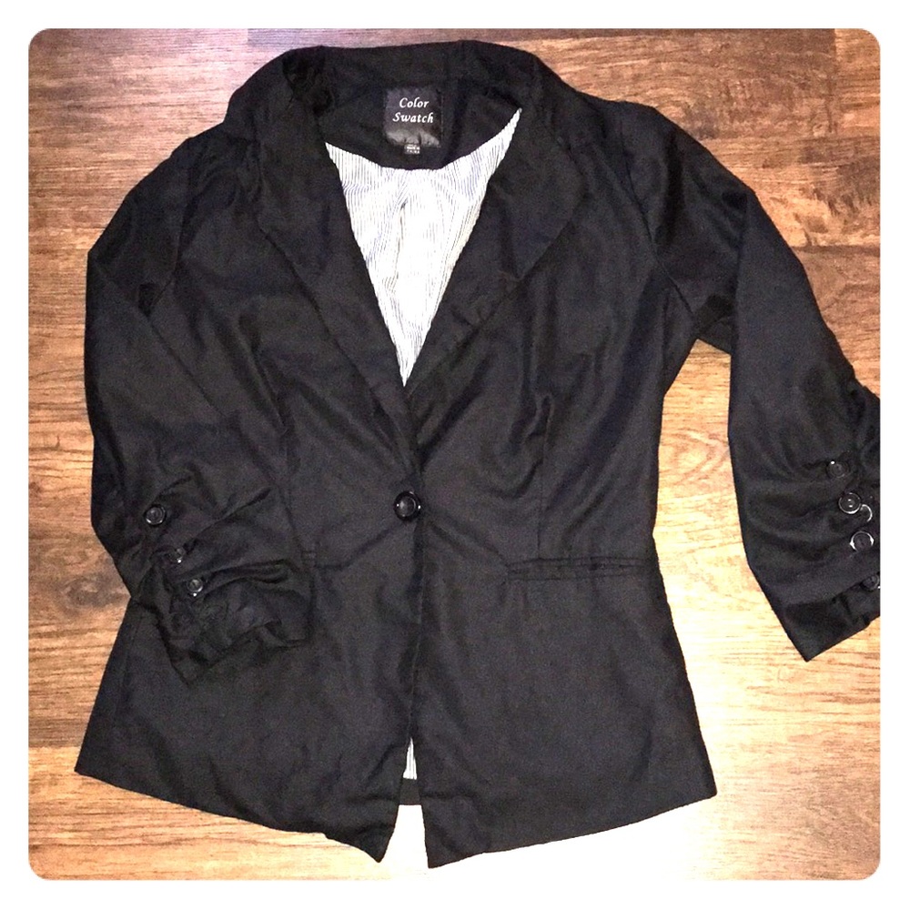 Medium size black blazer