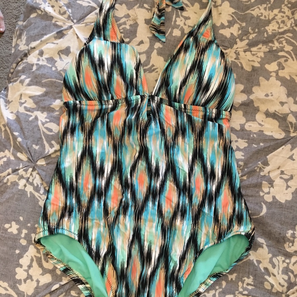 ONE PIECE OPEN BACK BATHING SUIT