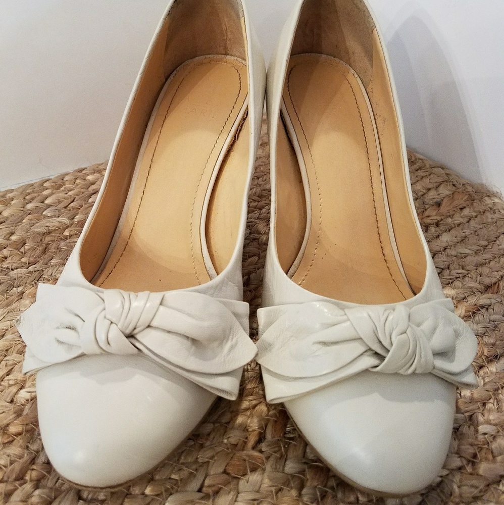 Cream Heels / Pumps with Bows