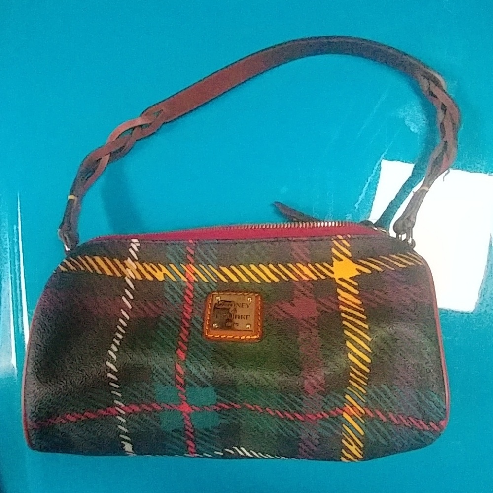 EUC Dooney plaid barrel bag