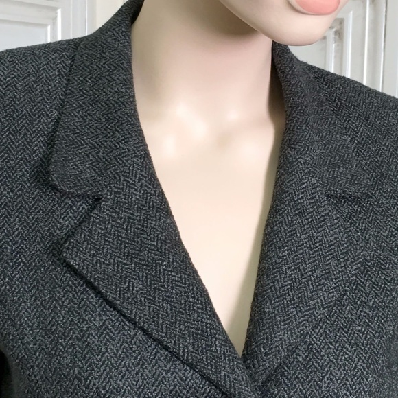 Size 4 Neiman Marcus Tweed Herringbone Blazer - Picture 3 of 8