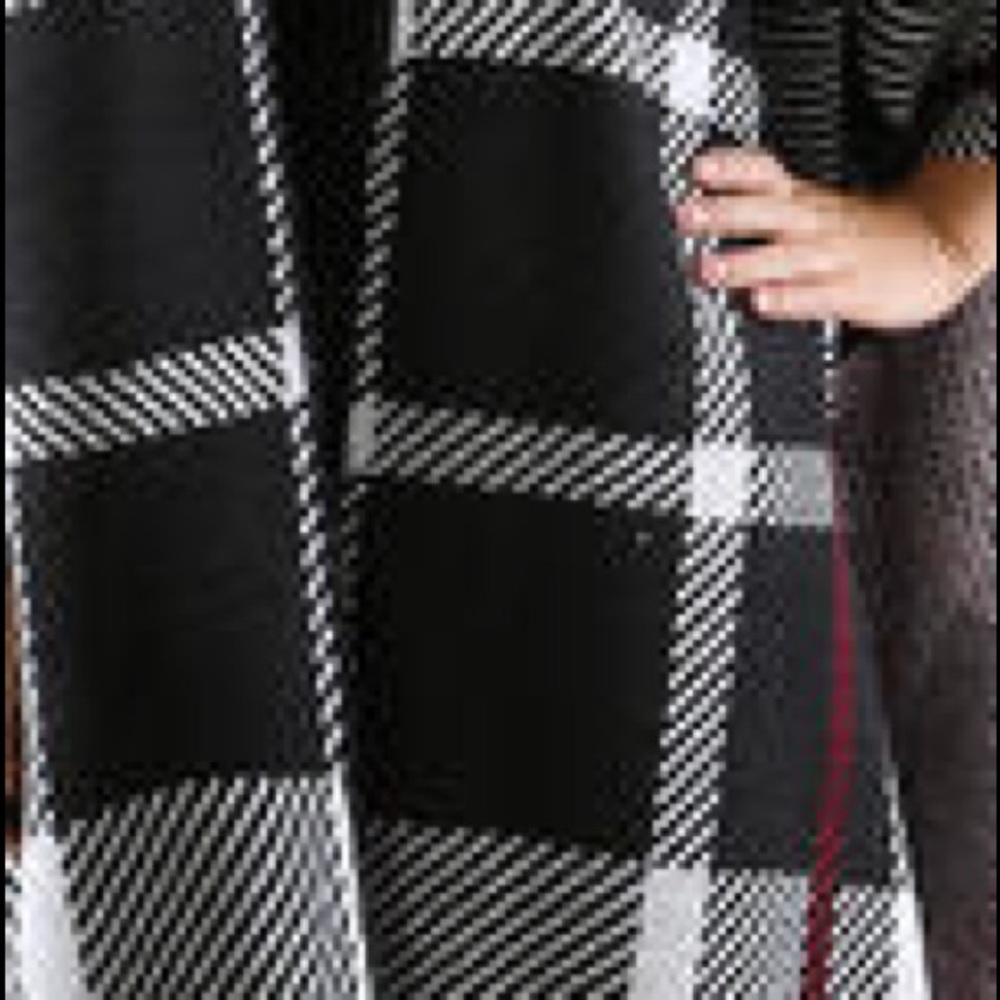 Checkered Ruana Poncho - Picture 4 of 4