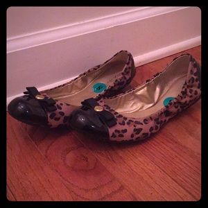Tahari leopard print flats