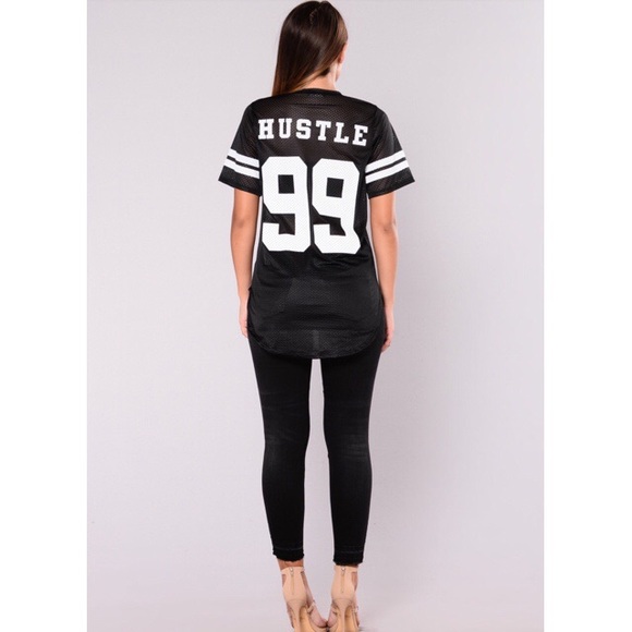 Holly Hustle Tunic 💯 - Picture 4 of 4