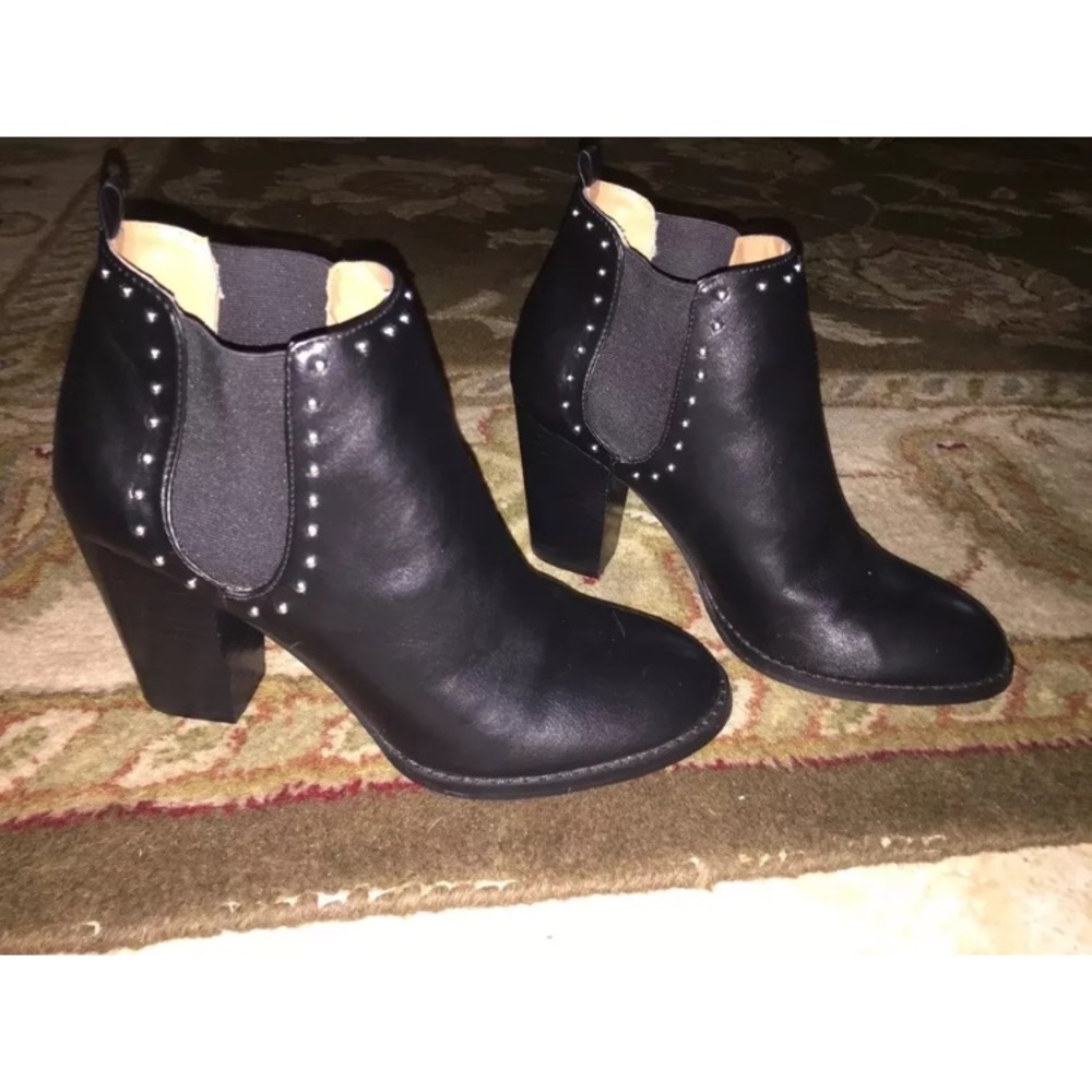 Brand New Repost Maysonia Women’s Booties size 8.5
