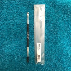 Anastasia Beverly Hills eyebrow brush #12