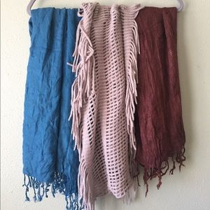Bundle of 3 Scarves 🧣☃️