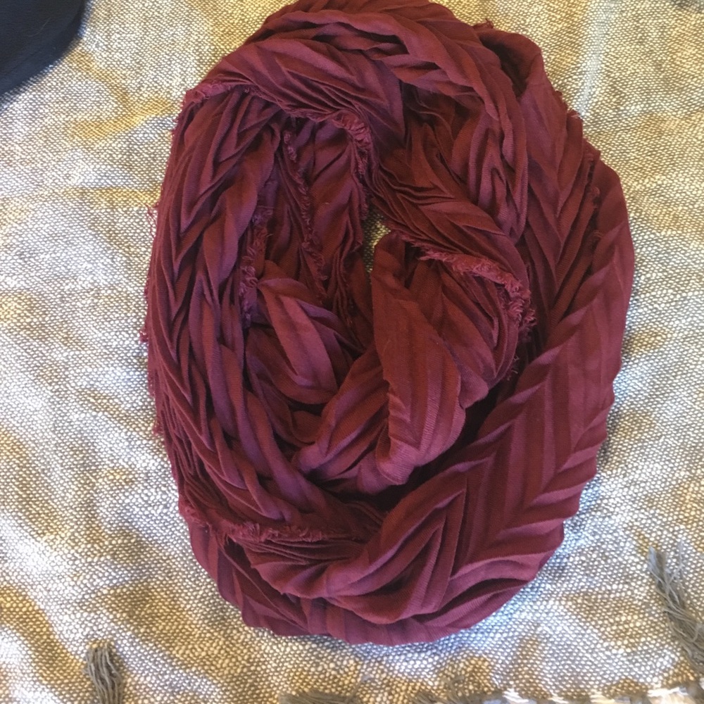 Burgundy infinity scarf NWOT