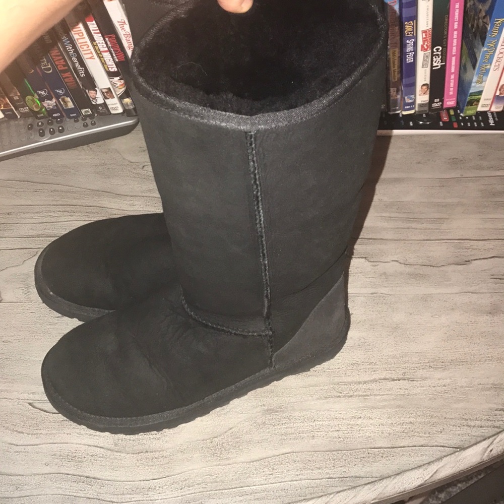 Black uggs