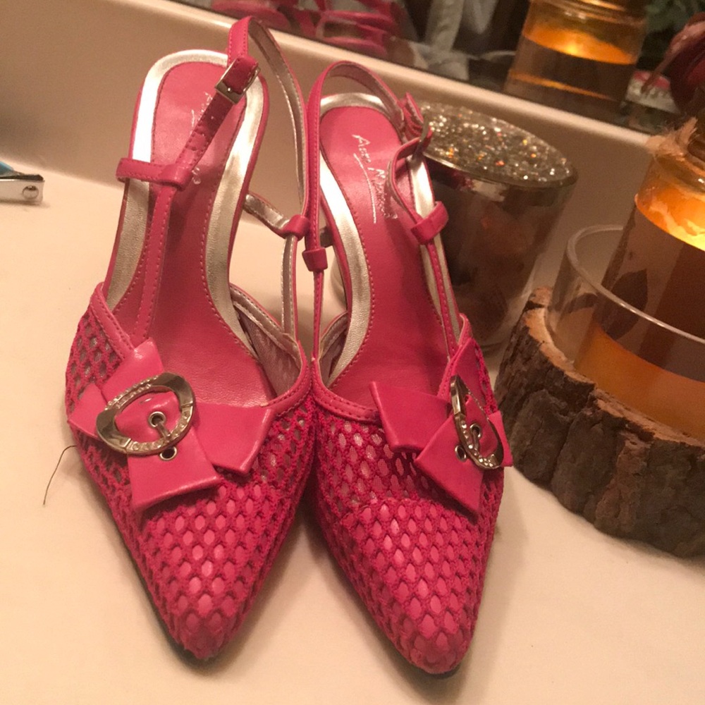 Shoes - Picture 5 of 7