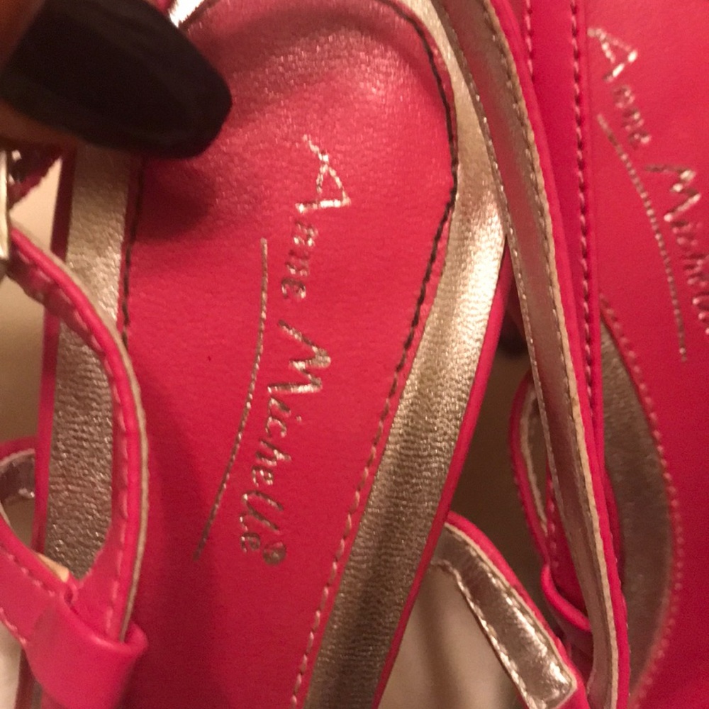 Shoes - Picture 6 of 7