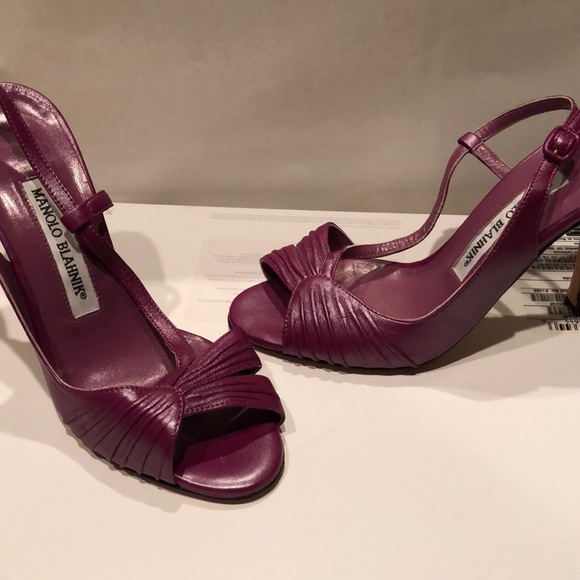 Manolo Blahnik open toe heels w adjustable strap - Picture 3 of 3