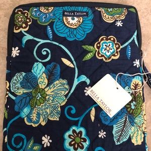 Tablet/iPad carry case