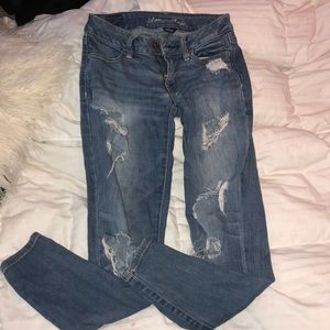 American eagle Super distressed jeans