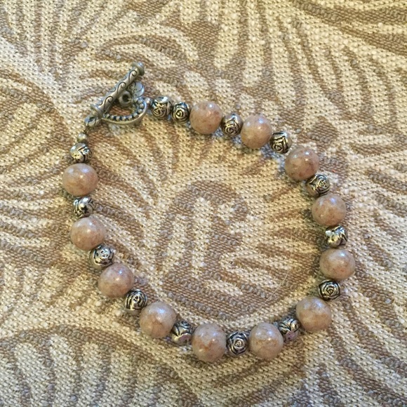 🆕Rose Petal Beaded Bracelet Hand - Picture 2 of 5