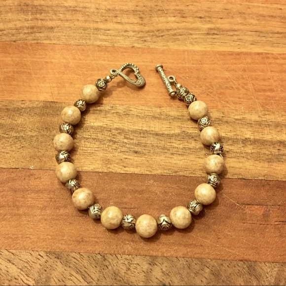 🆕Rose Petal Beaded Bracelet Hand - Picture 5 of 5