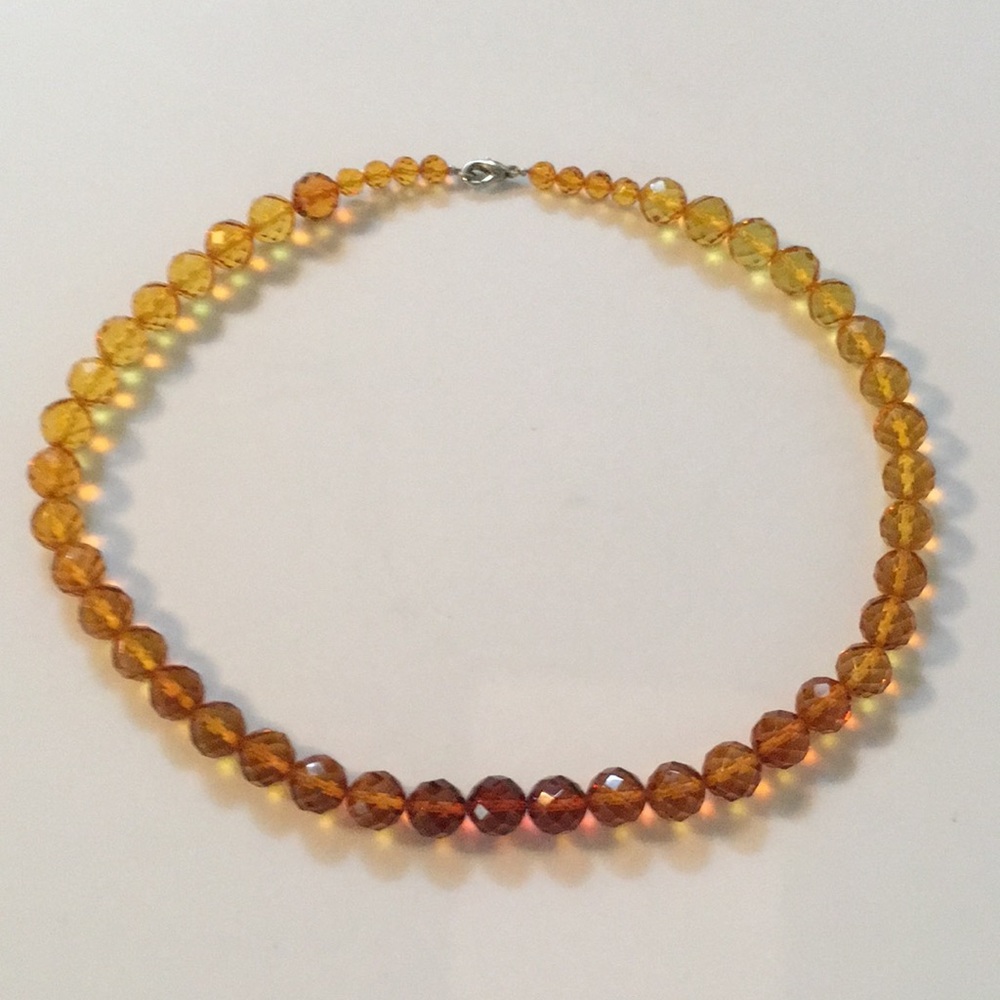 Variegated Amber Colored Necklace