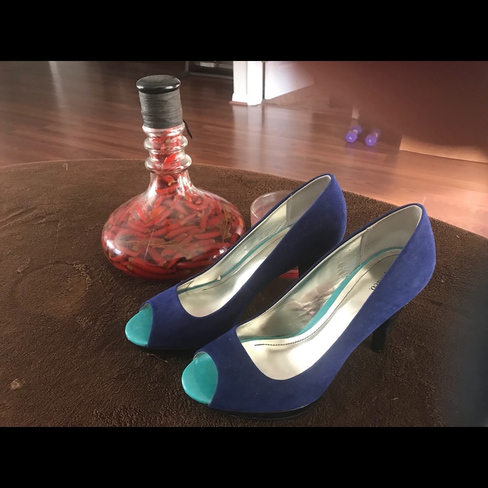 Shoes - Picture 2 of 2