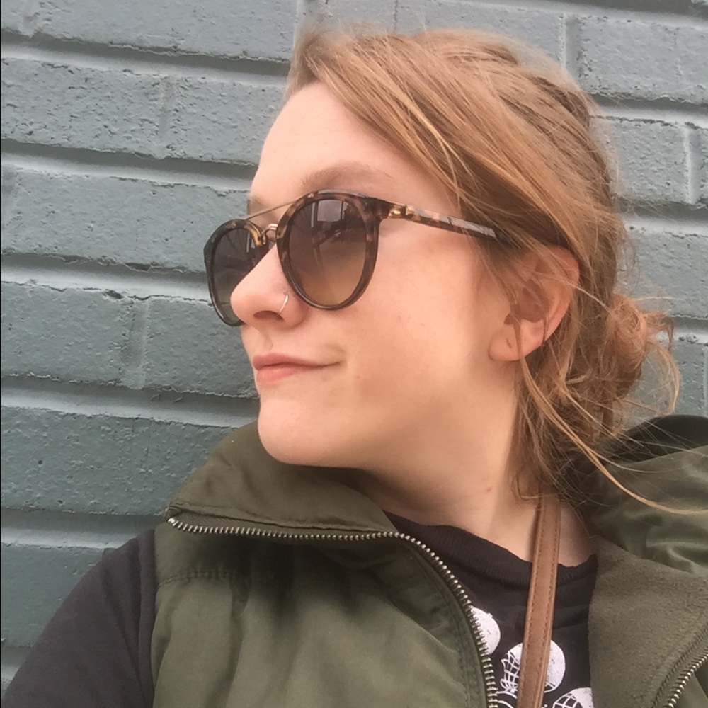 Meet your Posher, Emily