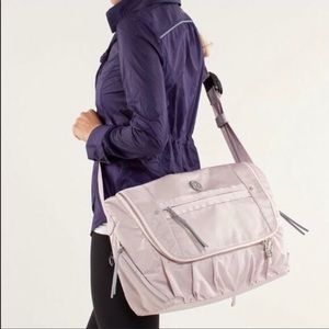 Lululemon Moro Messenger Bag