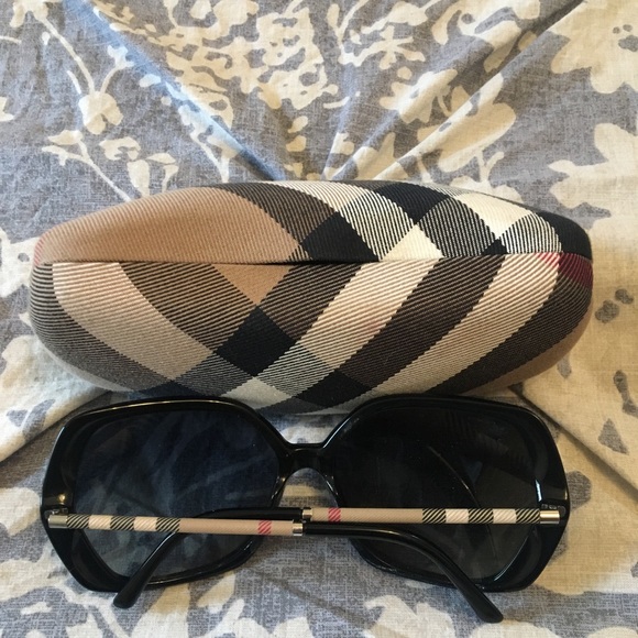 BURBERRY SUNGLASSES - Picture 3 of 3
