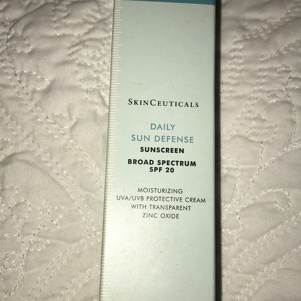 SkinCeuticals Daily Defense Sunscreen