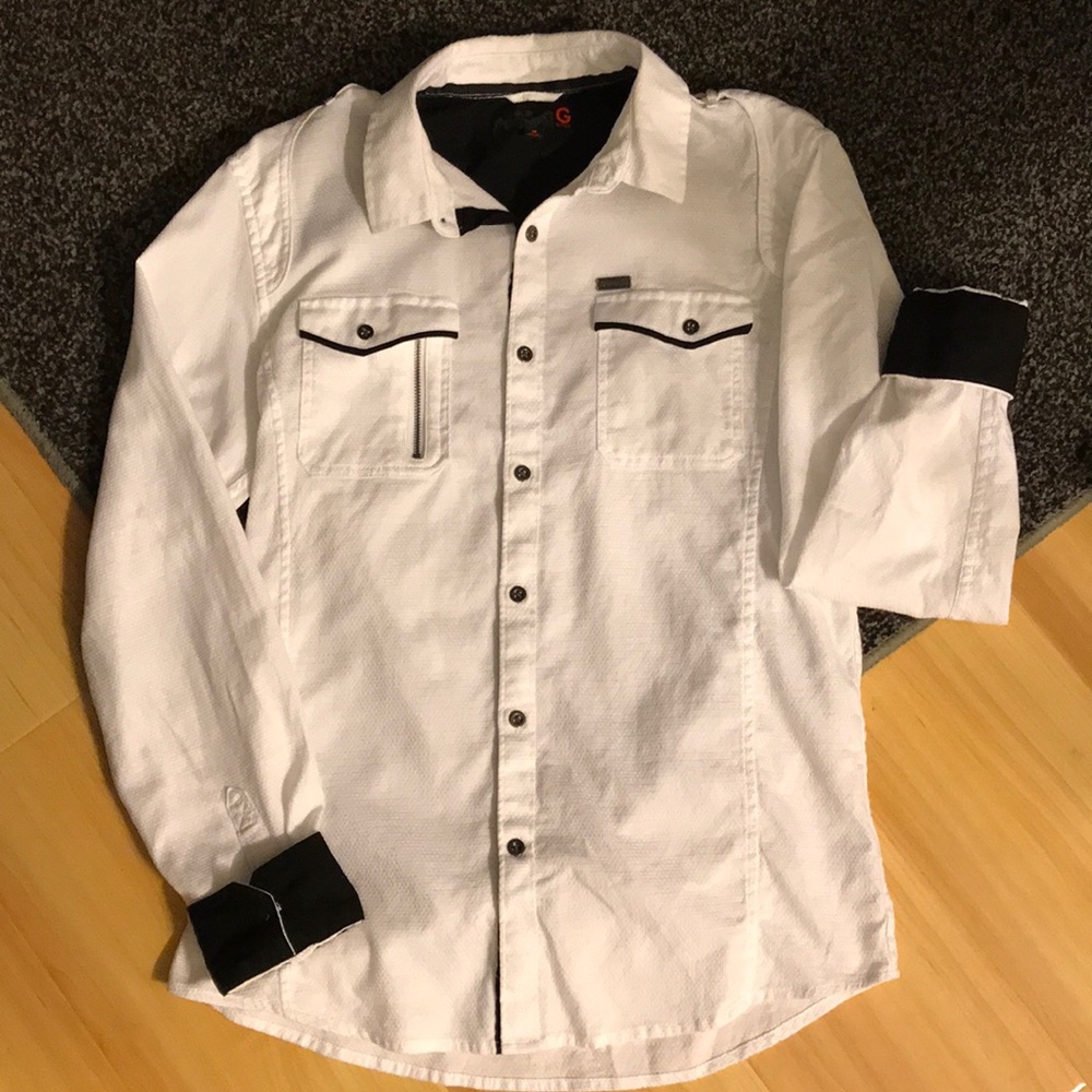 Hi-Quality Guess Button Down