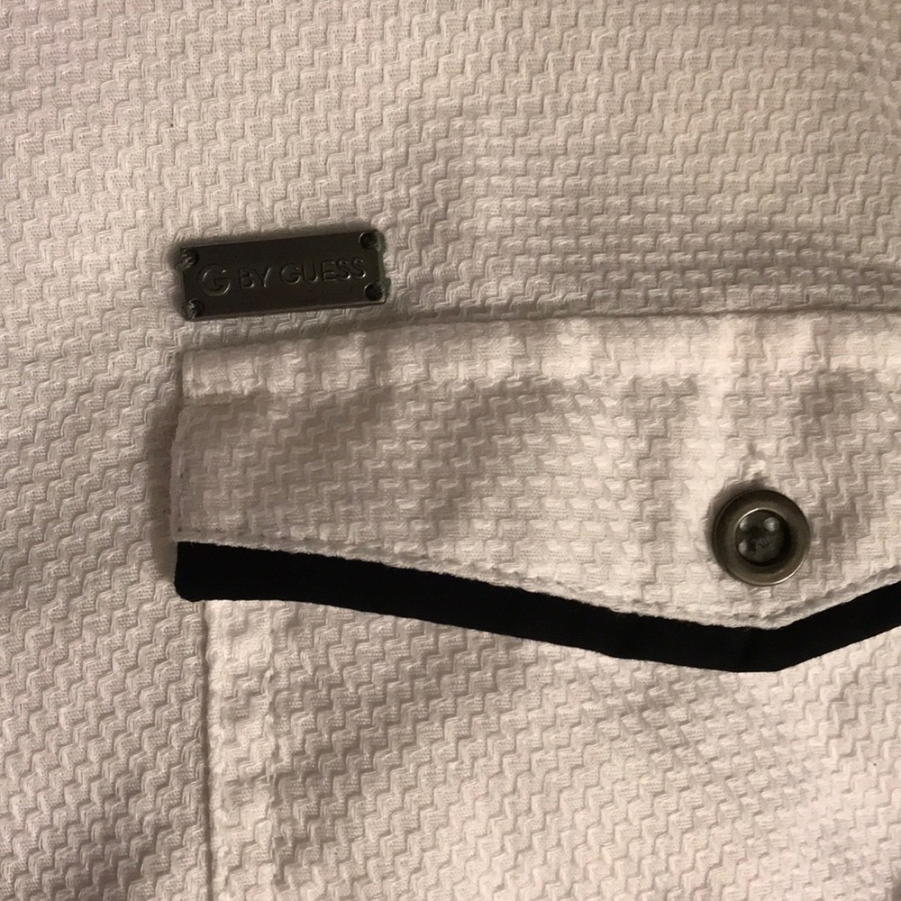 Hi-Quality Guess Button Down - Picture 3 of 5
