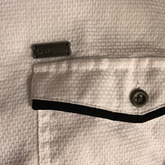 Hi-Quality Guess Button Down - Picture 3 of 5