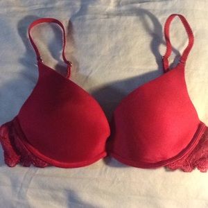 Vctoria's Secret Very Sexy  red bra 34B